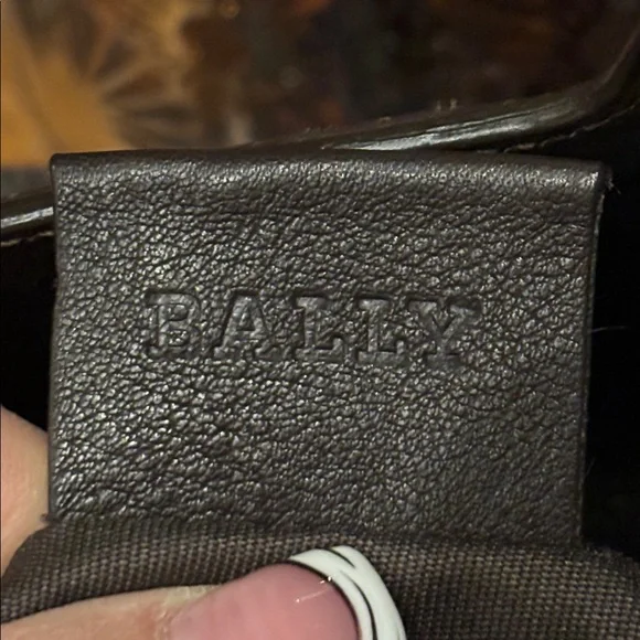 Bally Switzerland authentic Crossbody/shoulder bag EUC - Picture 9 of 13